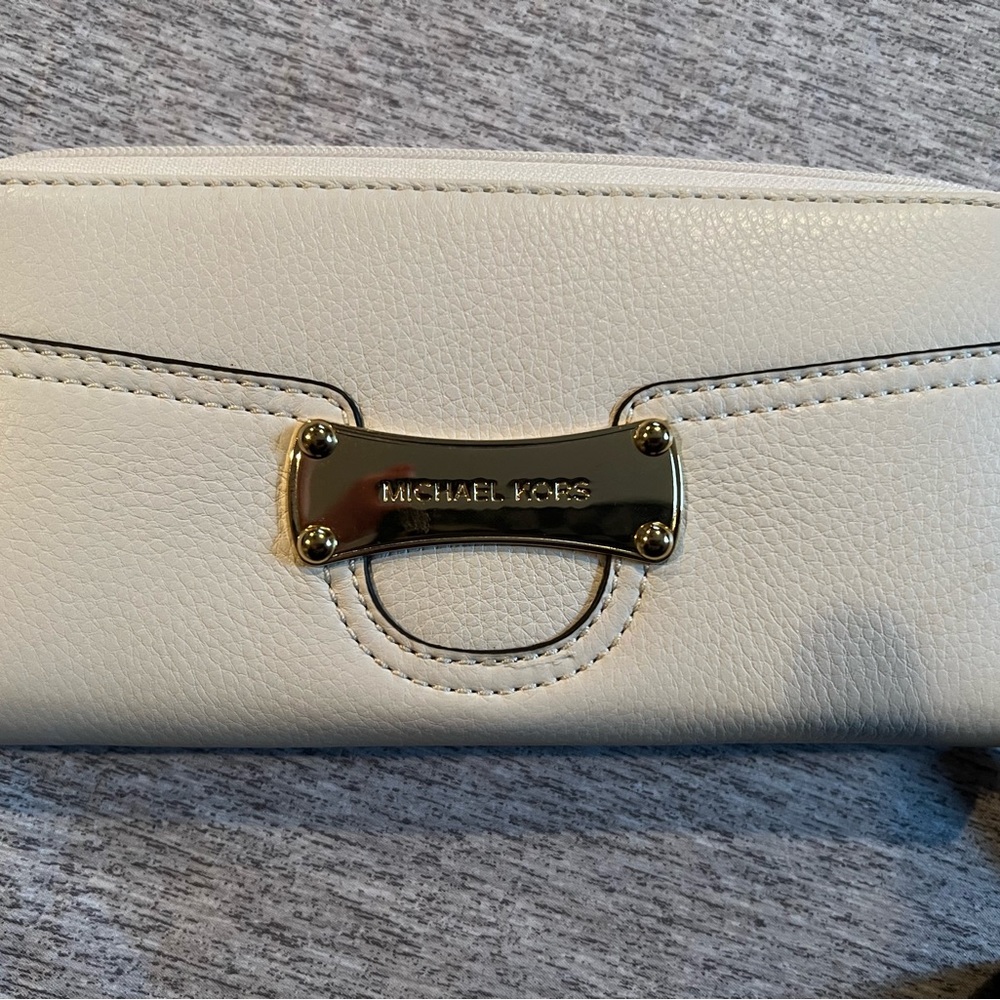 Michael Kors continental zip around wallet
